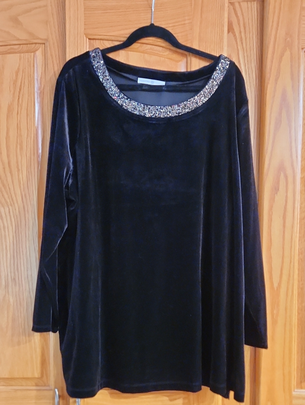 Beaded Scoop-Neck Velvet Tunic - Black W/ Silver Accents